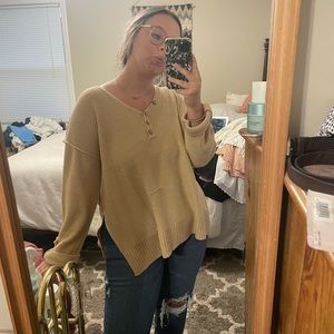 Fantastic Fawn tan sweater size large